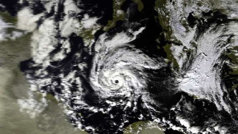 Κακοκαιρία &quot;Ιανός&quot;: Τι είναι και πόσο επικίνδυνος θεωρείται ο μεσογειακός τυφώνας