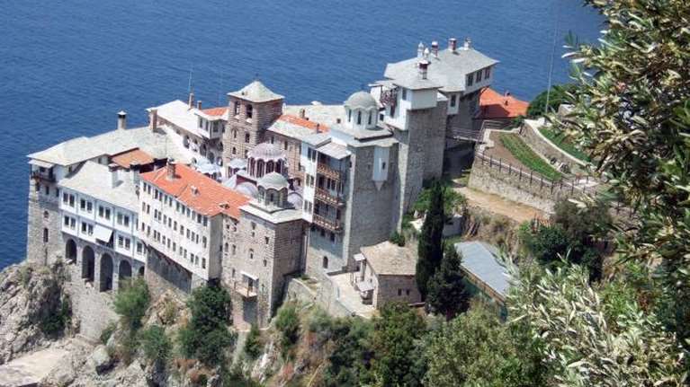 Αγιον Όρος: Τέσσερις μοναχοί θετικοί στον κορονοϊό