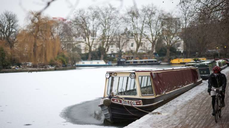 Απίστευτος χειμώνας στη Βρετανία: Πάγωσε μετά 60 χρόνια ο Τάμεσης [εικόνες]