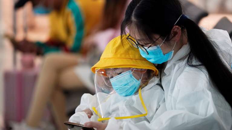 Κορονοϊός - Ανησυχία από νέα έρευνα: Σχεδόν μηδενικά αντισώματα όσοι είχαν ήπια συμπτώματα