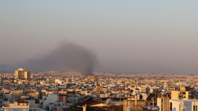 Υπό έλεγχο η φωτιά στον Ελαιώνα - Αποκαταστάθηκε η κυκλοφορία  [Εικόνες]