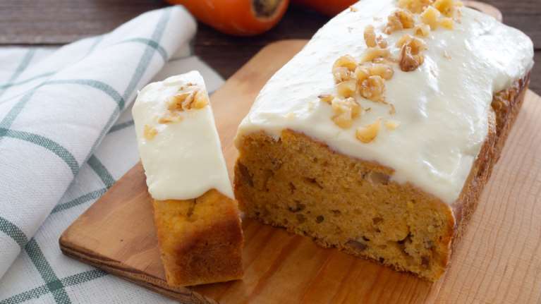 Υγιεινό κέικ καρότου - Η συνταγή με το πιο νόστιμο γλάσο