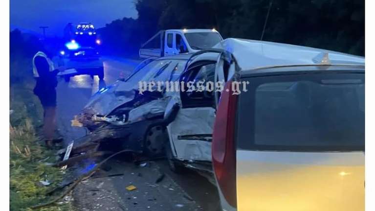 Θανατηφόρο τροχαίο στην Ε.Ο. Θηβών-Χαλκίδας - Ενας 57χρονος νεκρός και ένας τραυματίας [εικόνες]