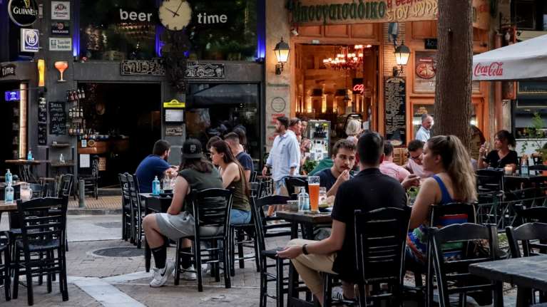 ΕΟΔΥ: Δύο θάνατοι από κορονοϊό την τελευταία εβδομάδα - Ενα σοβαρό κρούσμα γρίπης που νοσηλεύεται στη ΜΕΘ