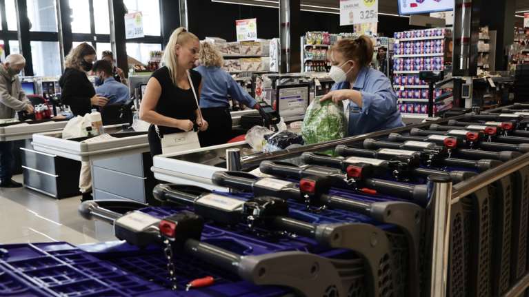 Πληθωρισμός: Αποκλιμάκωση στο 1,8% τον Ιούνιο,  αλλά αυξήσεις 12,2% στα τρόφιμα