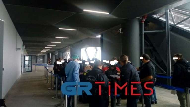 Θεσσαλονίκη: Ουρές και συνωστισμός στο αεροδρόμιο &quot;Μακεδονία&quot; [εικόνες]