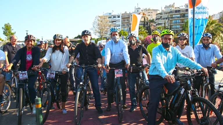 Ποδηλατοβόλτα στον Πειραιά δίπλα στη θάλασσα  για την Παγκόσμια Ημέρα Ποδηλάτου