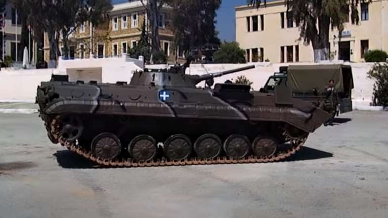 Ο ΣΥΡΙΖΑ λέει &quot;όχι&quot; στην αντικατάσταση των BMP-1: &quot;Τα γερμανικά Marder είναι του &#39;70 - Θα αργήσουν να γίνουν επιχειρησιακά&quot;