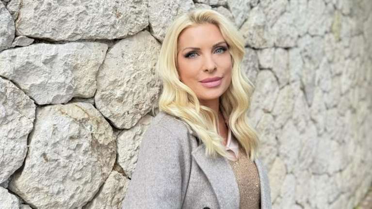 Η Ελένη Μενεγακη για πρωινή βόλτα στην Κηφισιά