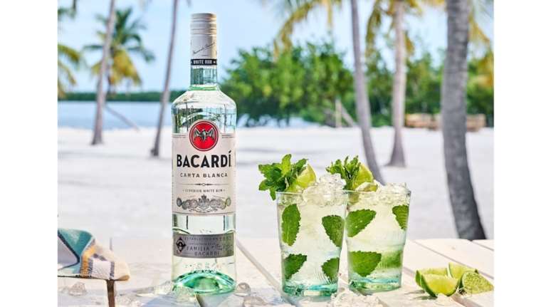 Σαν τη Χαλκιδική με Bacardi δεν έχει!