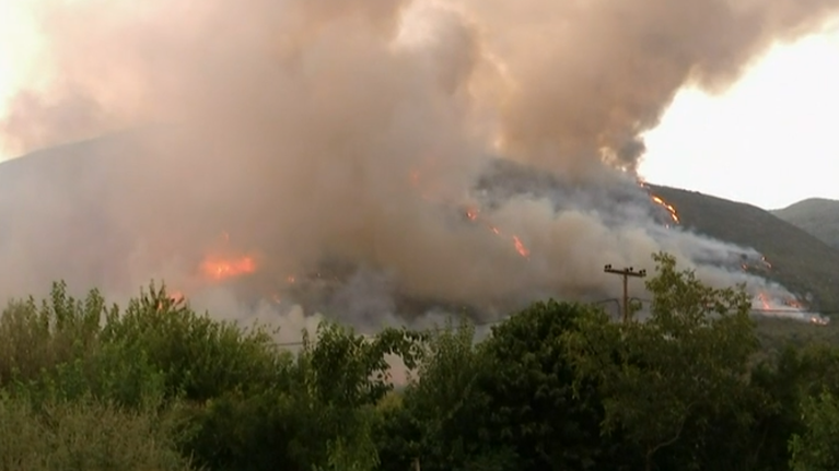 Μεσσηνία:  Σε εξέλιξη η φωτιά στην Μέλπεια - Οι φλόγες περικύκλωσαν το χωριό Καρνάσι - Εκκενώθηκαν εννέα κοινότητες