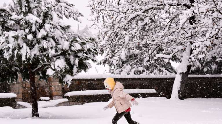 Σε κλοιό χιονιού ολόκληρη η χώρα: Μέχρι πότε θα συνεχιστούν οι χιονοπτώσεις