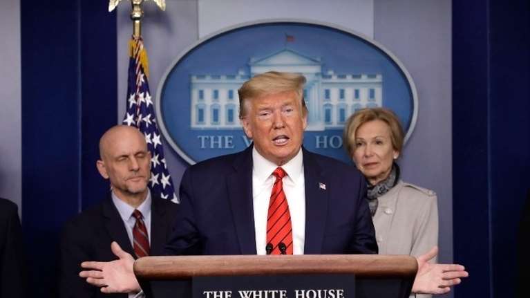 Διακοπή εξαγωγής μασκών και προστατευτικού εξοπλισμού διέταξε ο Τραμπ