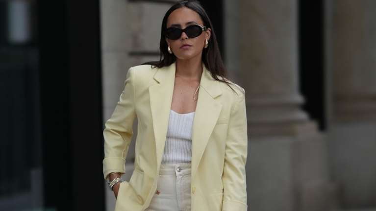 Βάλε στην άκρη την ψάθινη: Αυτές οι τσάντες θα πρωταγωνιστήσουν το καλοκαίρι του 2025