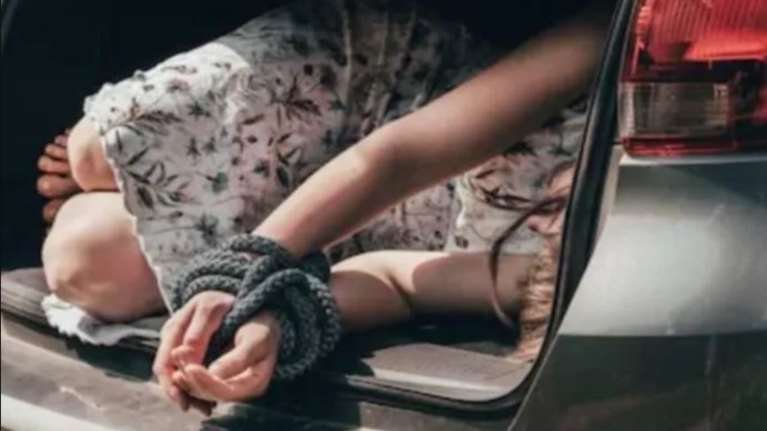 Καταγγελία για απόπειρα απαγωγής γυναίκας στο Ηράκλειο: Σε κατάσταση σοκ θύμα και περαστικοί