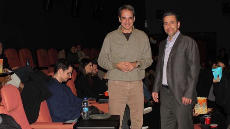 Κυριάκος Μητσοτάκης: Πήγε να δει τον "Καποδίστρια" του Γιάννη Σμαραγδή παρέα με τον γιο του [Εικόνα]