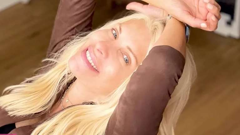 &quot;Σαν 20 χρονών κοριτσάκι&quot;: 5 τρόποι που η Ελένη Μενεγάκη δείχνει νεότερη ακόμα και χωρίς μακιγιάζ