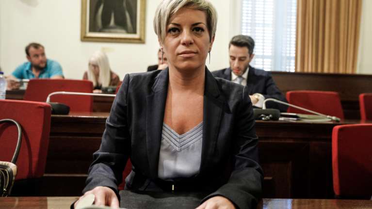 Βόμβα Νικολάου: Οι Χρυσαυγίτες μπορούν με τον Κώδικα του ΣΥΡΙΖΑ να πάρουν άδεια σε ένα χρόνο