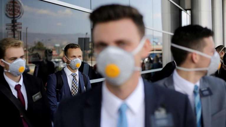 Ευρωπαϊκή Επιτροπή: Απειλή χαμηλού επιπέδου ο κορονοϊός για τους εργαζομένους