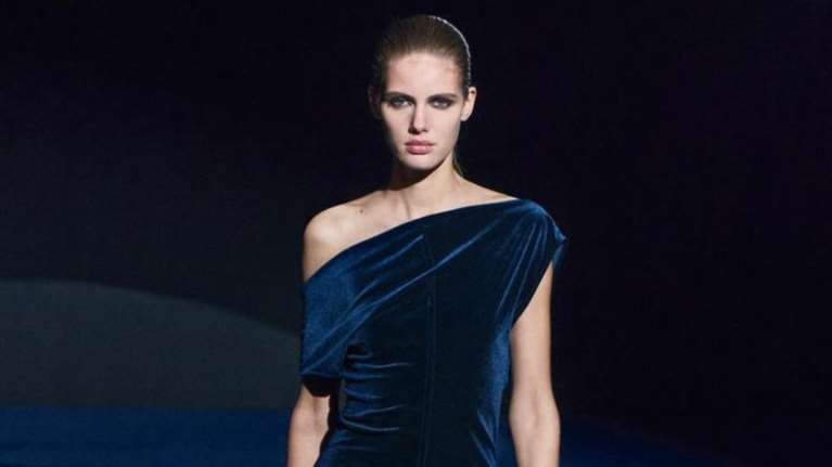 Τα βελούδινα φορέματα που είναι must για τις γιορτές