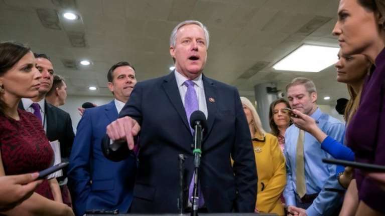 Θερίζει ο κορονοϊός τον Λευκό Οίκο: Θετικός  ο προσωπάρχης του,  Μαρκ Μέντοους