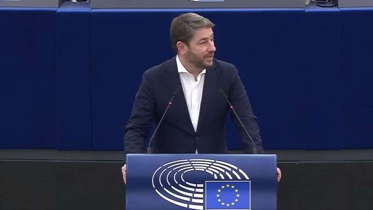 Ανδρουλάκης: Κανείς δεν έχει το δικαίωμα να θέτει σε καθεστώς ανυποληψίας την ευρωπαϊκή δημοκρατία