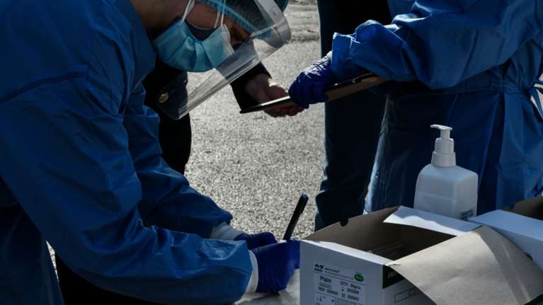 Συναγερμός στα Μεγάλα Καλύβια Τρικάλων με 35 κρούσματα κορονοϊού