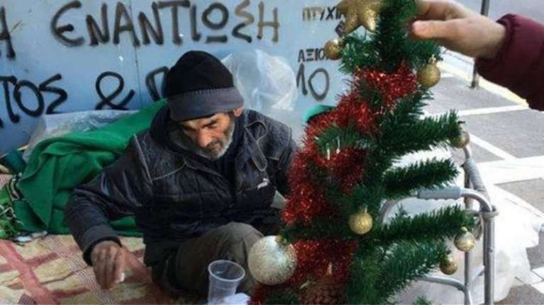 Θλίψη: Πέθανε ο πιο παλιός άστεγος της Αθήνας - Ο Χρηστάρας της οδού Σταδίου