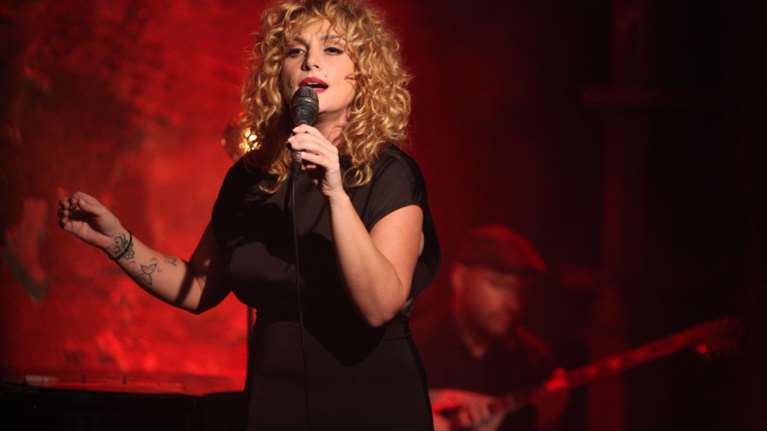 Νέος έρωτας για την Ελεωνόρα Ζουγανέλη: Δείτε τον γοητευτικό δικηγόρο σύντροφό της - Το λευκό μπικίνι και οι τρυφερές στιγμές [Εικόνες - Βίντεο]