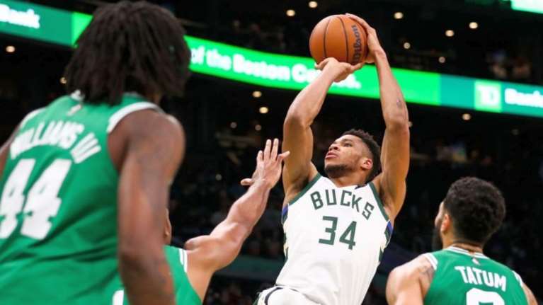 Σέλτικς-Μπακς 117-103: Πάλεψε στη Βοστόνη ο Γιάννης