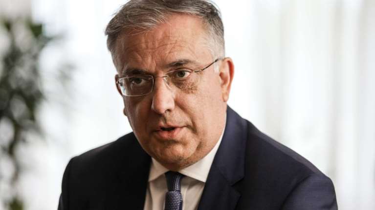 Διάψευση από Θεοδωρικάκο και Υπ. Υγείας ότι περνούν στους δήμους κέντρα υγείας και σχολεία