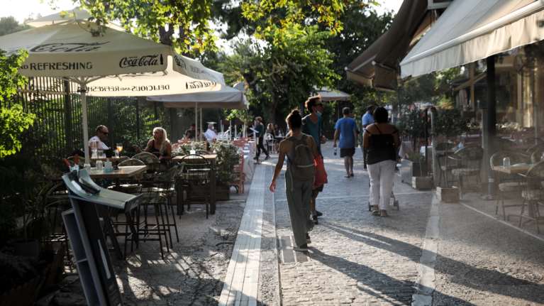 Κορονοϊός: Επιμένει ο ιός με 843 νέα κρούσματα στην Αττική - 365 στη Θεσσαλονίκη, 235 στην Κρήτη