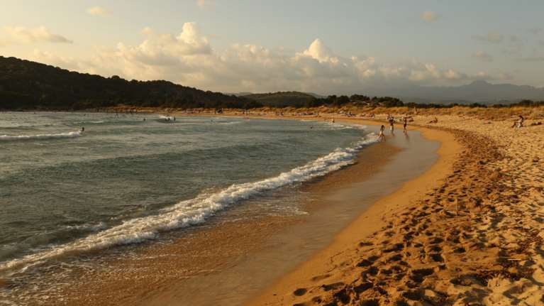 Ποιες είναι οι έξι ελληνικές ακτές που έχασαν τη &quot;Γαλάζια Σημαία&quot; και γιατί