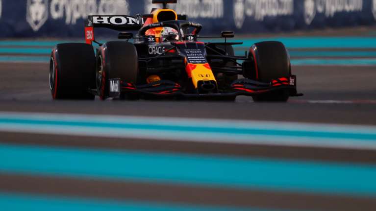 Το επικό tweet από της ΕΛΑΣ για την κατάσταση των ελαστικών με τον... Φερστάπεν [βίντεο]