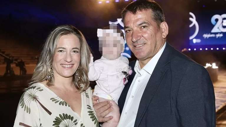 Τρελά ερωτευμένος ο Πύρρος Δήμας - Η φωτογραφία με την Αφροδίτη Σκαφίδα