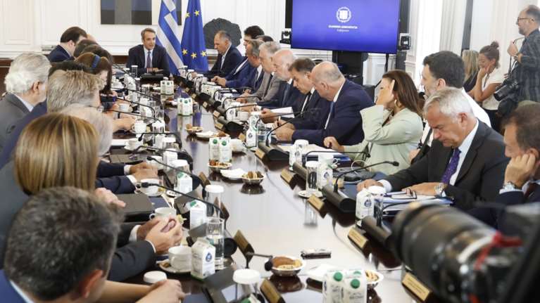 Συνεδριάζει αύριο το Υπουργικό - Μεσοπρόθεσμο, δημογραφικό και εγκληματικότητα στο τραπέζι