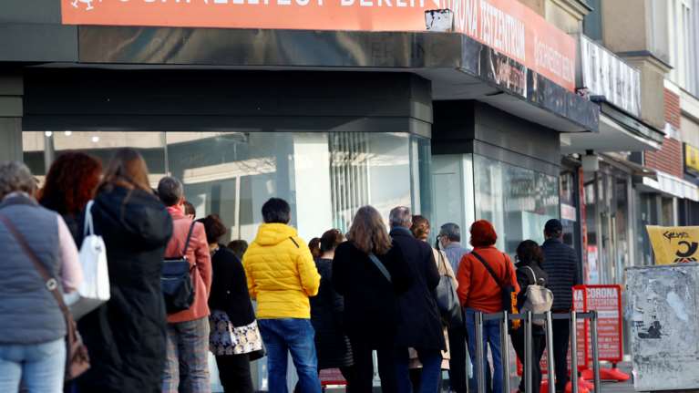 Ινστιτούτο &quot;Ρόμπερτ Κοχ&quot;: Στα όριά του το γερμανικό σύστημα Υγείας - Προσεκτικό άνοιγμα όχι νωρίτερα από Μάιο ή Ιούνιο