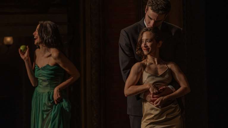 Μετά την τεράστια επιτυχία, το KONTAKTHOF της Pina Bausch επιστρέφει την άνοιξη για 11 μόνο παραστάσεις