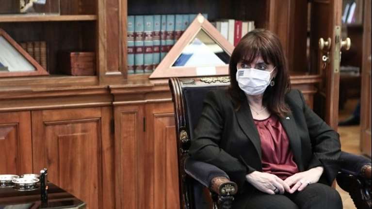 Σακελλαροπούλου: Στοίχημα η ισορροπία ανάμεσα στην προστασία της δημόσιας υγείας και τη διαφύλαξη των δικαιωμάτων