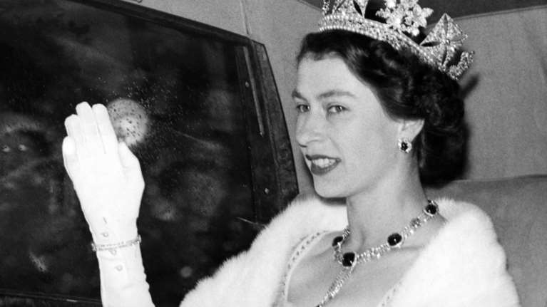 Όταν η βασίλισσα Ελισάβετ &quot;χαστούκισε&quot; τη Φρειδερίκη