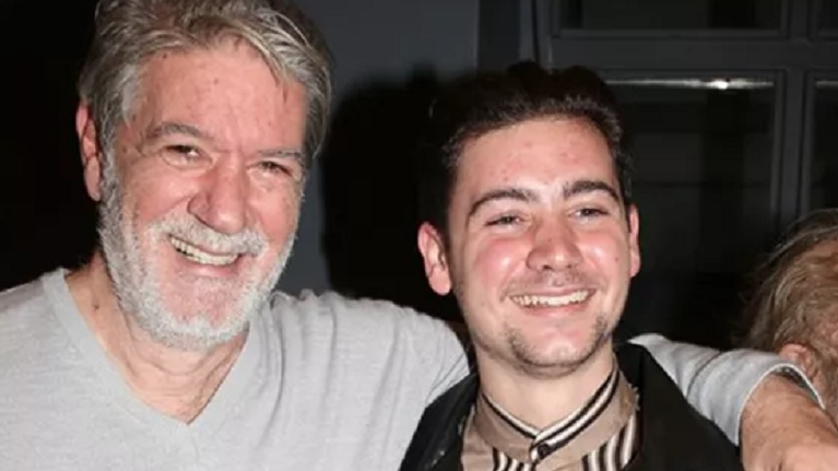 Φίλιππος Σοφιανός: Η σπάνια εμφάνιση με τον 23χρονο γιο του - Η εκπληκτική ομοιότητά τους