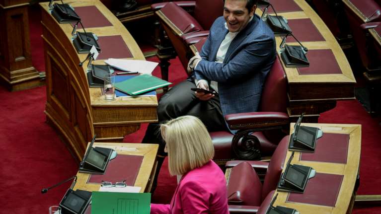 Ο Αλέξης Τσίπρας "σήκωσε" το εκλογικό γάντι και το "πέταξε" στη Φώφη Γεννηματά