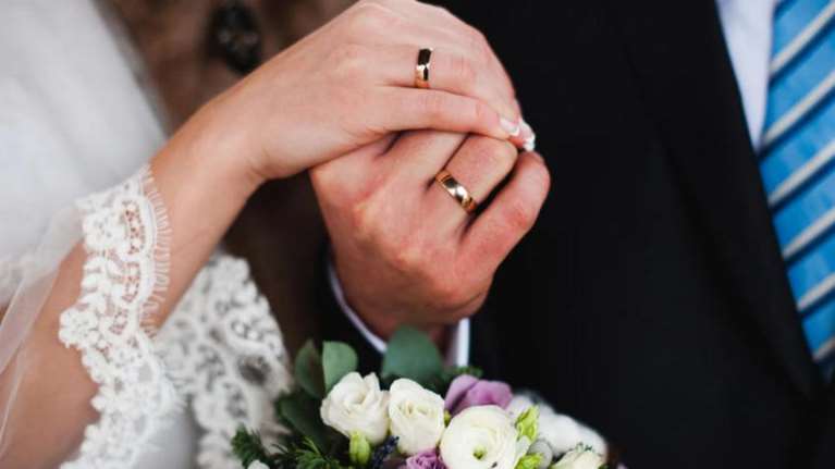 "Επιδημία" αναβολών στους γάμους - Το 80% μεταφέρουν την τελετή για το 2022