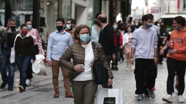 Λιανεμπόριο: Μεγάλες προσφορές με 60% έκπτωση για προσέλκυση πελατών - Αυξημένη κίνηση στην Ερμού