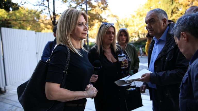 Ακρίτα για Καρυστιανού: &quot;Κι άλλος παπάς σε παραλήρημα, υβρίζει χυδαία σε εθνικιστική και σεξιστική παράκρουση&quot;