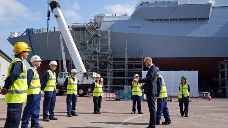 Πρίγκιπας Γουίλιαμ: Η Βασίλισσα έκανε χαρούμενη την Κέιτ -  Εγινε χορηγός βρετανικής φρεγάτας [Εικόνες]