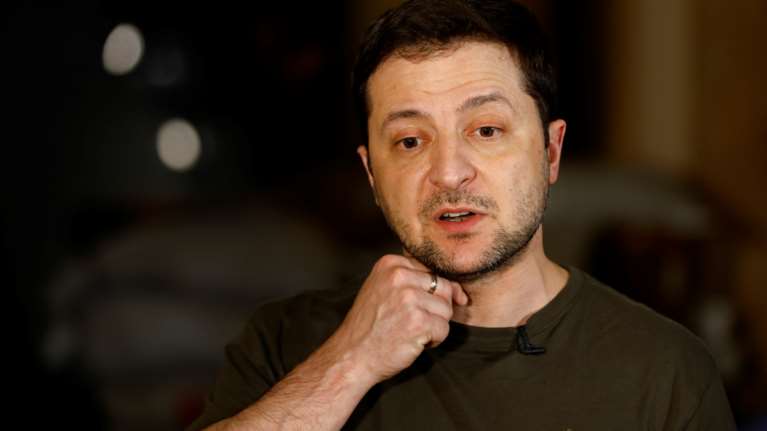 Ζελένσκι: Χιλιάδες άνθρωποι έχουν σκοτωθεί στη Μαριούπολη - Συντελείται μία ανθρωπιστική καταστροφή