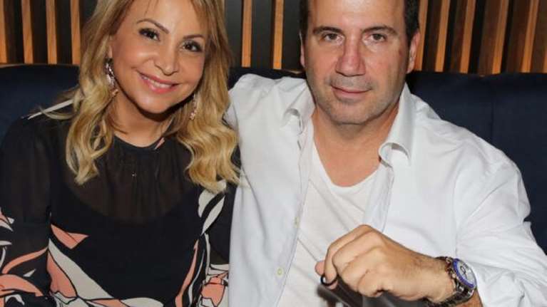 Η πρώτη αντίδραση της Τέτας Καμπουρέλη για τη σύλληψη του συζύγου της για το ριφιφί: &quot;Δεν ισχύει τίποτα, ήταν παγίδα&quot;