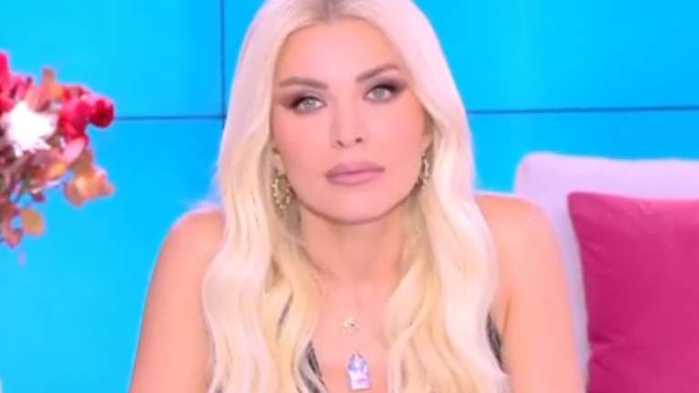 Η Κατερίνα Καινούργιου αποκάλυψε on air τον λόγο που δεν παρευρέθηκε στον γάμο του Πέτρου Κουσουλού