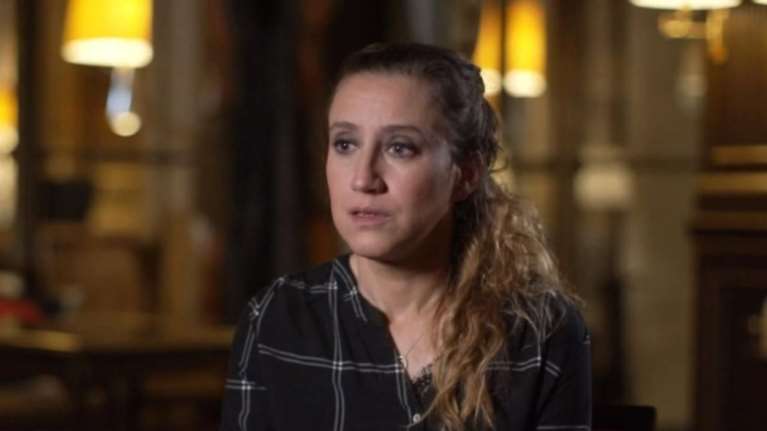 Βαλερί Μπακό: Η ιστορία που συγκλόνισε τη Γαλλία - Σκότωσε τον πατριό της που την βίαζε, την άφησε έγκυο και την εξέδιδε